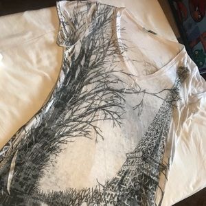 Queen Esther Vneck Diamond embezzled T-shirt